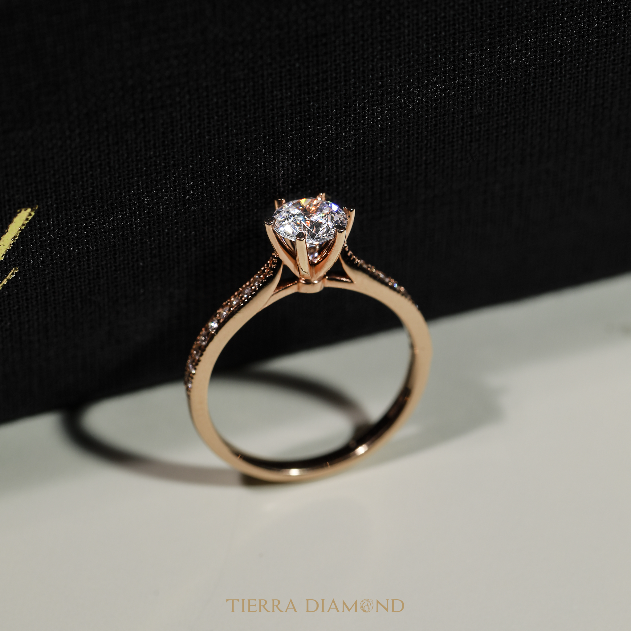 Nhẫn kim cương Cathedral - Sự cổ điển ngọt ngào - 3.png